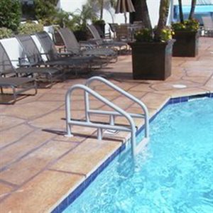Cross-Braced Ladder 3-Step, 24" Width, Color